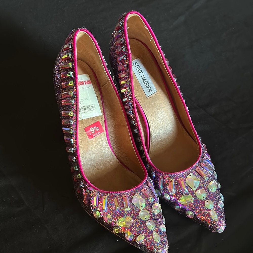 Purple sparkly pumps